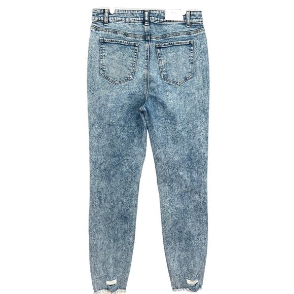 NWT Tinseltown Women's The Mom Jeans Size 13 High Rise Distressed Blue Stretch - Picture 2 of 10